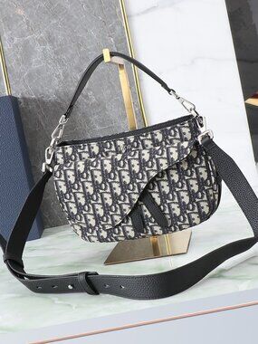🍀Dior Mini Saddle Bag with Strap
